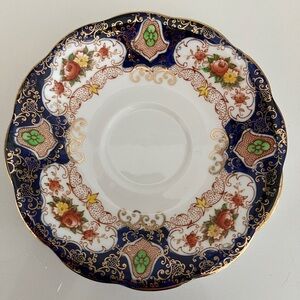 VINTAGE Royal Standard England Fine Bone China Cobalt Imari Pattern Fancy Saucer